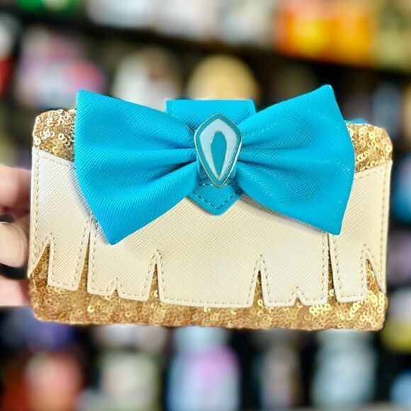 Pocahontas Sequin Bifold Flap Wallet Disney Princess Loungefly NWT IN HAND - Picture 1 of 6